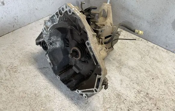 Renault Twingo III Manual 5 speed gearbox 320100833R S020837