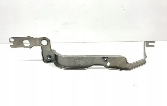 Mercedes-Benz C W205 Fender mounting bracket