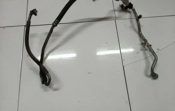 Ford Fiesta Air conditioning (A/C) pipe/hose