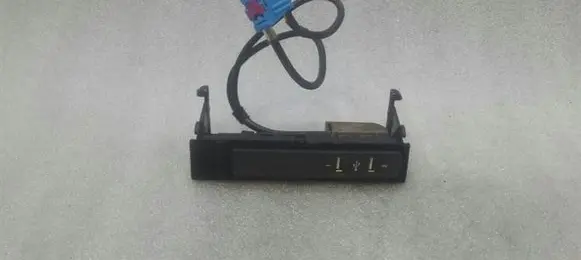 Mercedes-Benz S C217 USB socket connector A2228200915
