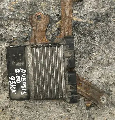 Toyota Avensis T250 Fuel injection control unit/module 8987171010