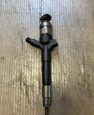 Mitsubishi L200 Fuel injector 1465A041