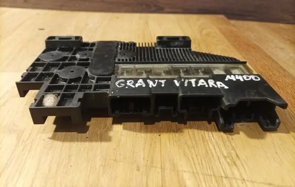 Suzuki Grand Vitara II Fuse module
