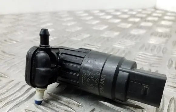 Skoda Octavia Mk2 (1Z) Windscreen/windshield washer pump 1T0955651A