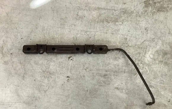 Toyota Prius (XW20) Fuel Injector clamp holder