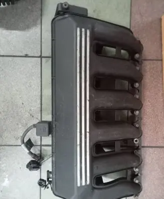 BMW 5 E39 Intake manifold 7785554