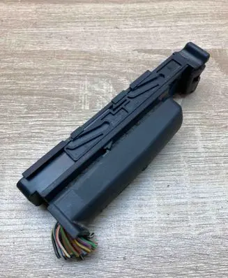Volkswagen Golf III Plug wire 1H0906373A