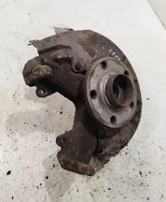 Volkswagen Polo IV 9N3 Front wheel hub spindle knuckle