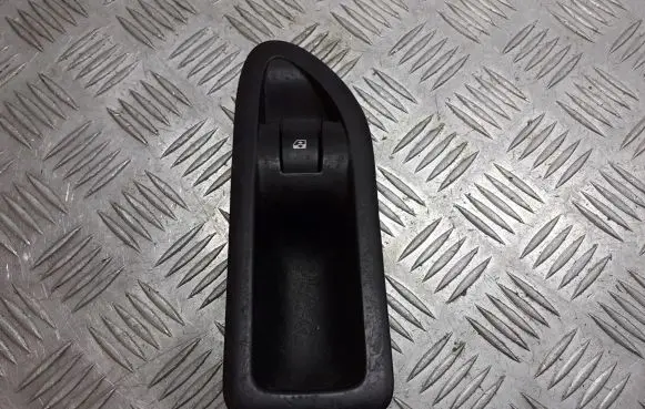 Renault Laguna II Quarter vent window switch 8200016013