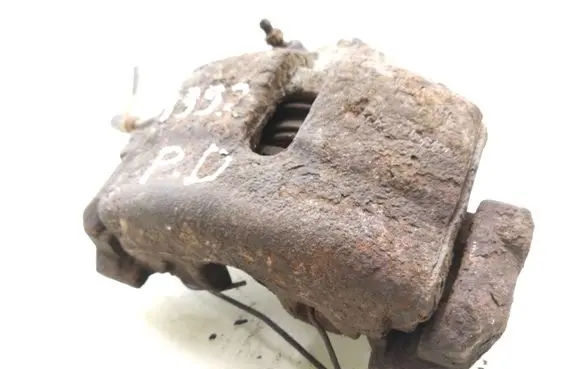 Volkswagen Touran I Front brake caliper