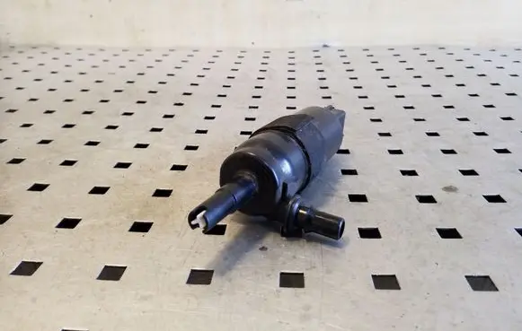 Audi A8 S8 D4 4H Headlight washer pump 6R0955681