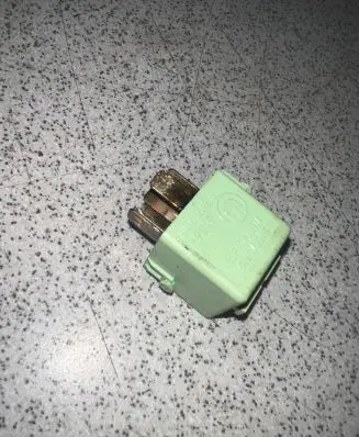 BMW 5 E39 Other relay 8373700