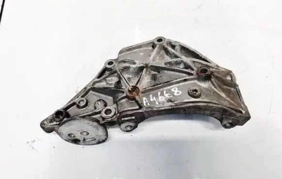 Peugeot 308 Engine mounting bracket 9682367380