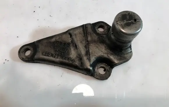 Audi A6 S6 C5 4B Engine mounting bracket 8D0199343J