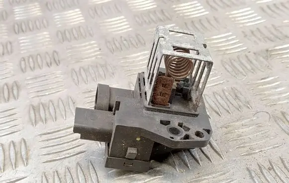 Peugeot 3008 I Coolant fan relay 966355888002