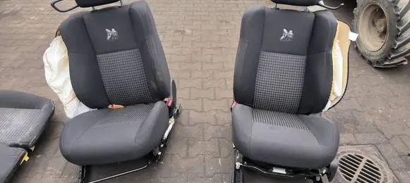 Dodge Challenger Other seats 