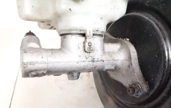 Volkswagen Golf Plus Master brake cylinder
