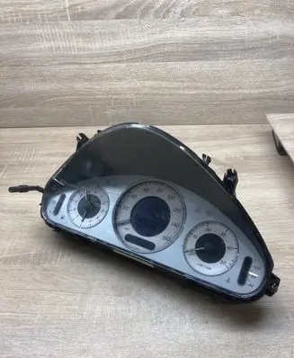 Mercedes-Benz E W211 Speedometer (instrument cluster) A2115406011 110080250