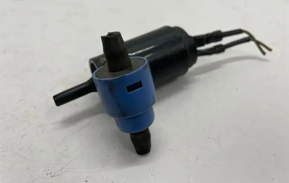 Opel Astra J Windscreen/windshield washer pump