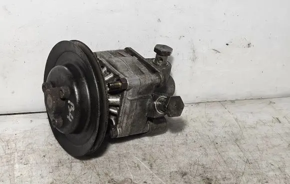 Audi A4 S4 B5 8D Power steering pump 7681955128