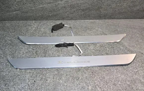 Seat Leon (5F) Front sill trim cover 5F4947417