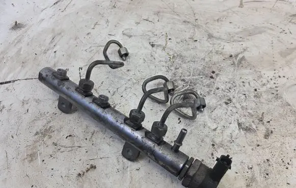 Maserati Ghibli Fuel main line pipe 0445216044