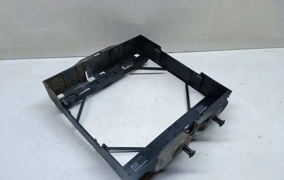 BMW 5 F10 F11 Radiator mount bracket 7572543 17107572543