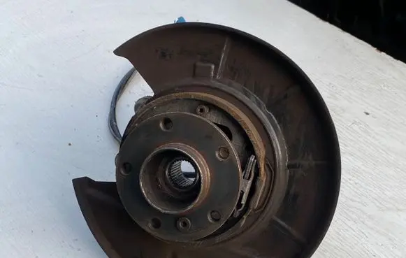 BMW X5 E53 Rear wheel hub