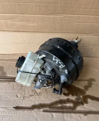 BMW 1 E81 E87 Brake booster 6788042