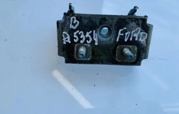 Ford Focus Tailgate/trunk/boot hinge c8q9a