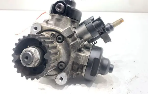 Audi A5 8T 8F Fuel injection high pressure pump 059130755BK