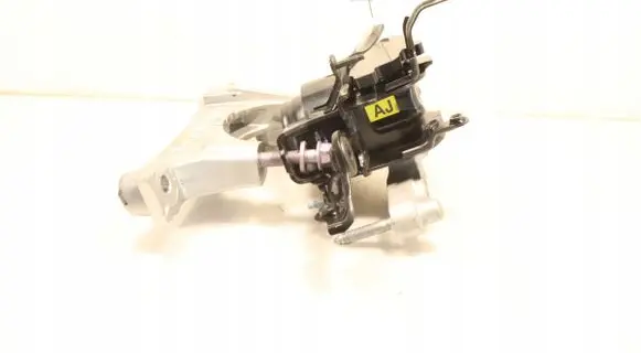 Lexus NX Engine mounting bracket