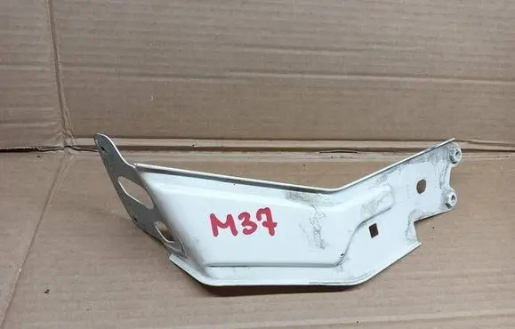 Maserati Levante Fender mounting bracket