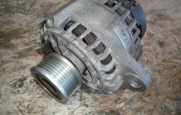 Alfa Romeo 159 Generator/alternator 71784513 1213 9090207F