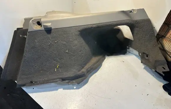 Toyota Prius (NHW20) Trunk/boot side trim panel 6471447010