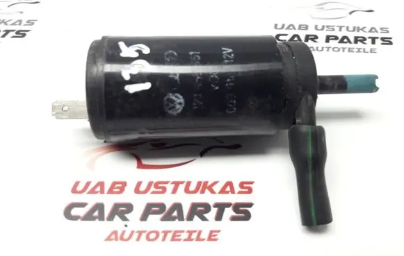 Audi 100 200 5000 C3 Windscreen/windshield washer pump 1088