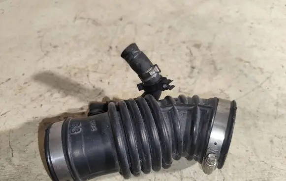 Intercooler hose/pipe