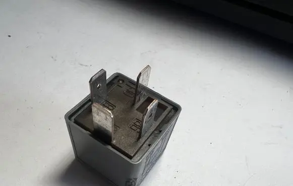 Audi A3 S3 A3 Sportback 8P Other relay 8D0951253A V23134B52X301