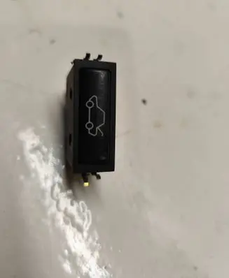 Tailgate opening switch