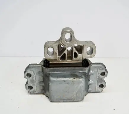 Audi Q3 8U Engine mount bracket 5N0199555L