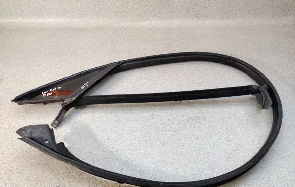 Mercedes-Benz E A207 Rear door glass trim molding
