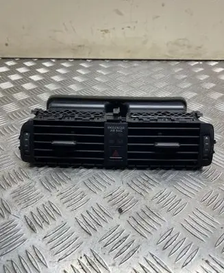 Volkswagen Jetta VI Dash center air vent grill 5C7819728 5C8819763