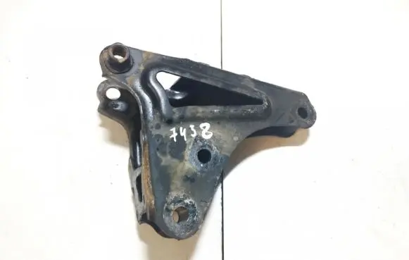 Honda Stream Engine mounting bracket