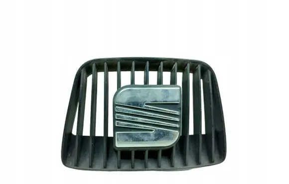 Seat Ibiza II (6k) Front bumper upper radiator grill 6K0853654B