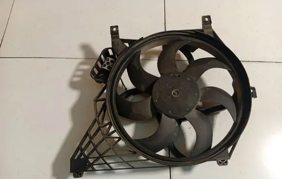 Nissan Primera Radiator cooling fan shroud 7700432632