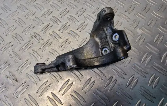 Volkswagen Touareg II A/C compressor mount bracket 059145167AM