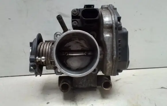 Audi A4 S4 B5 8D Throttle valve 408237211002
