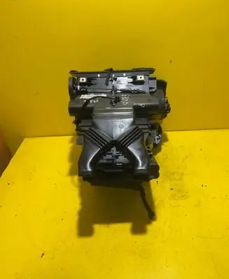 Ford C-MAX I Interior heater climate box assembly 3M5119B555AE