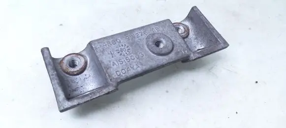 Engine mounting bracket