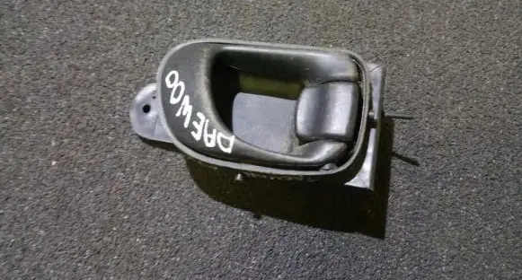 Chevrolet Tacuma Rear door interior handle 96260947